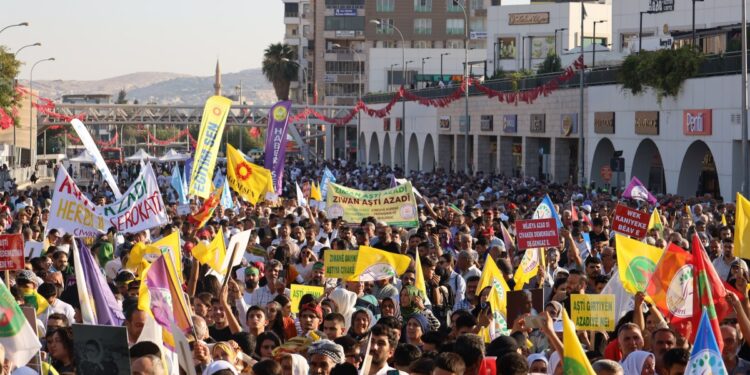 Riha binlerin katılımıyla 1 Eylül’ü karşılıyor