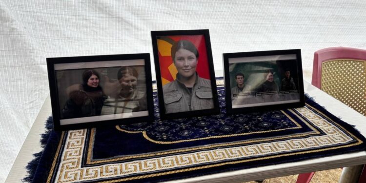 YJA Star’lı Fatma Kaya’nın taziyesine kitlesel ziyaret