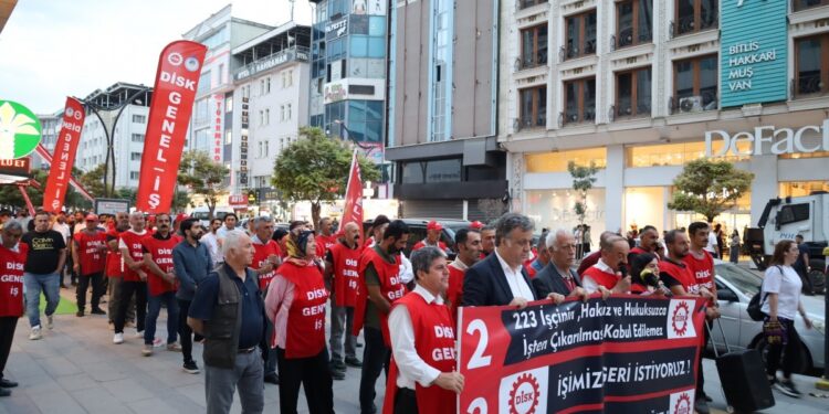 223 işçi direnişte: Sendikalar hakkımıza saldırı durdurulsun