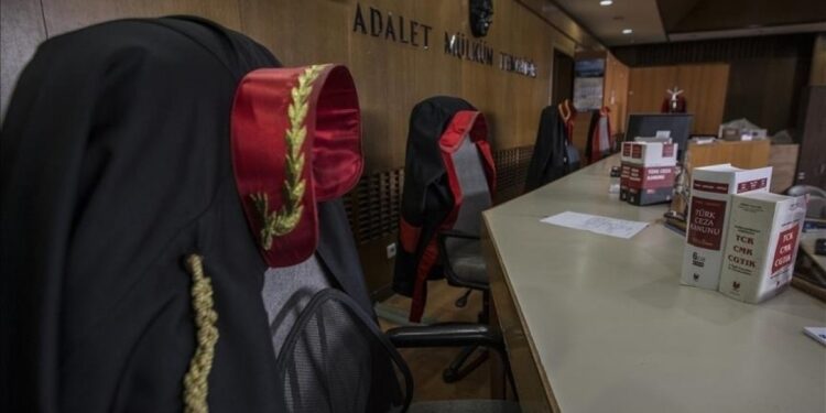 ‘Yenidoğan çetesi’ davasında 3 hemşire tahliye edildi