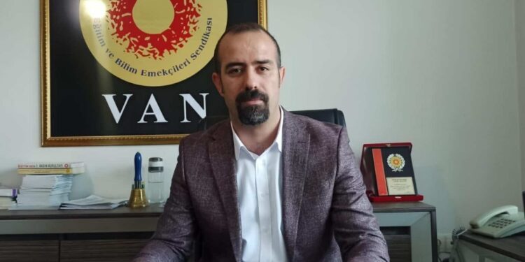 Wan’da eğitim yılı bin 900 öğretmen açığıyla başladı