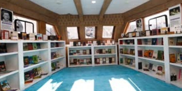 Üniversite kütüphanesi valiliğe tahsis edildi: Eğitimciler tepkili