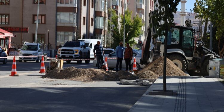 15 milyona mal olan yolda, kazı çalışması başlatıldı