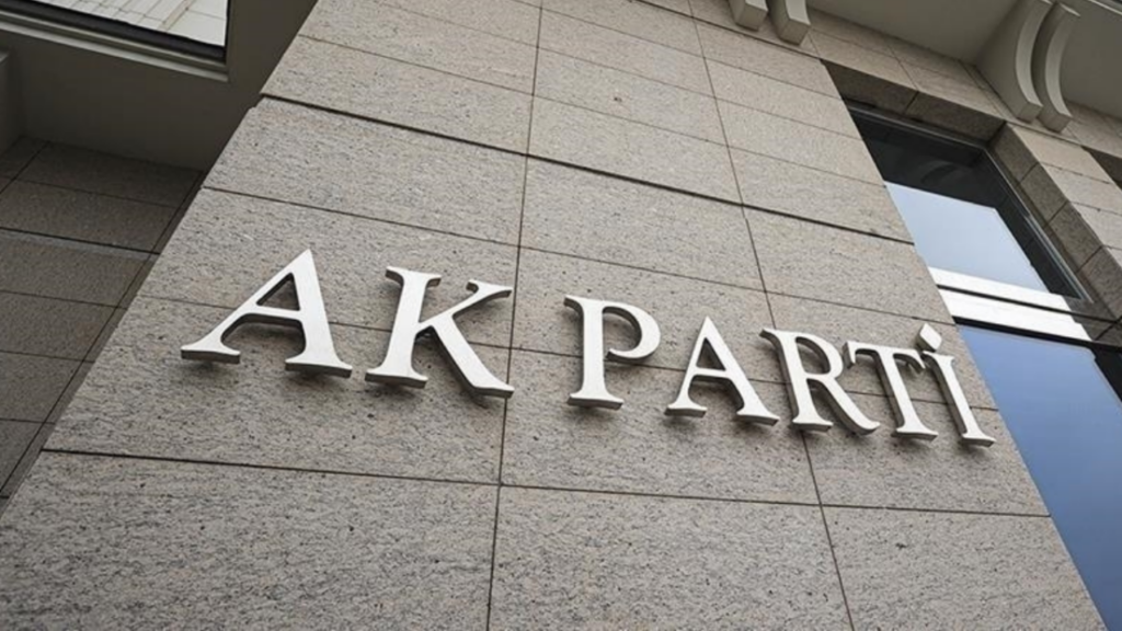 AKP’de İstifa Depremi! 1 İlçe Başkanı Daha Ayrıldı
