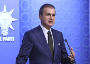 AKP'li Ömer Çelik'ten Sert Çıkış! 'Bizlik Bir Şey Yok, CHP'liler CHP'lileri Şikayet Etmiş'