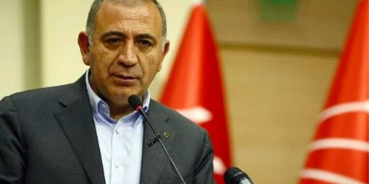 AKP’nin postalı oldun, cuntacı edasıyla buraya gelemezsin!