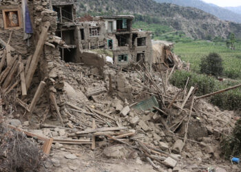 Afganistan'da Bir Şiddetli Deprem Daha