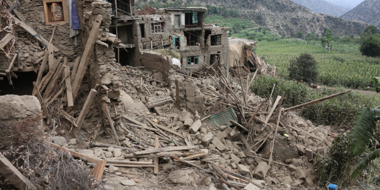 Afganistan'da Bir Şiddetli Deprem Daha