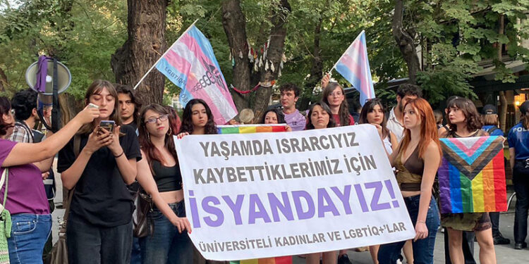 Ankara'da Hilal Özdemir'in öldürülmesini protesto eden öğrencilere polis müdahalesi: Buradayız, yaşamak için isyandayız