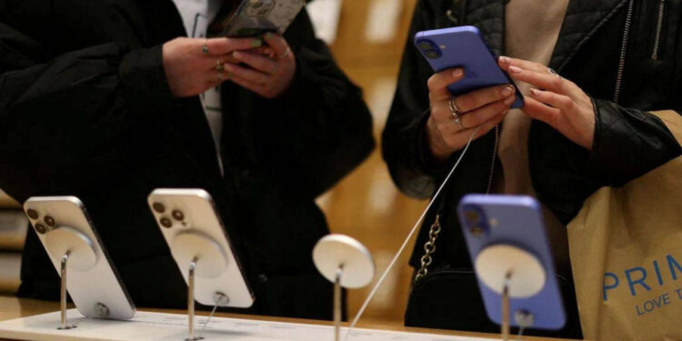Apple Yeni iPhone’larını Tanıtıyor! iPhone 17 ve iPhone Air Geliyor! 8 Yıl Sonra Bir İlk