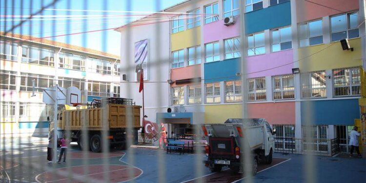 Artık İstanbul'da eğitim veren tüm okullarımız depreme dayanıklı!