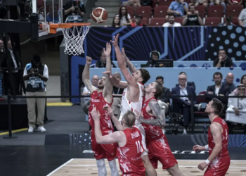 Avrupa Basketbol Şampiyonası: 12 Dev Adam 24 yıl sonra yarı finalde