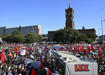 Avrupa’nın Kalbinde Gazze Yürüyüşü... 100 Bin Kişi Katıldı