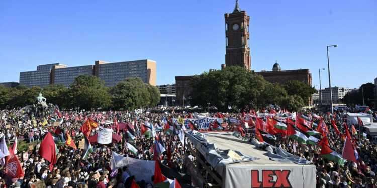 Avrupa’nın Kalbinde Gazze Yürüyüşü... 100 Bin Kişi Katıldı