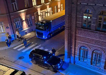 Avrupa'nın Kalbinde Patlama! Halka Uyarı Mesajı Gönderildi