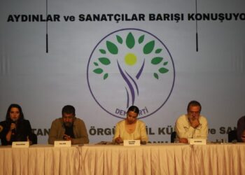 Aydın ve sanatçılar süreci tartıştı