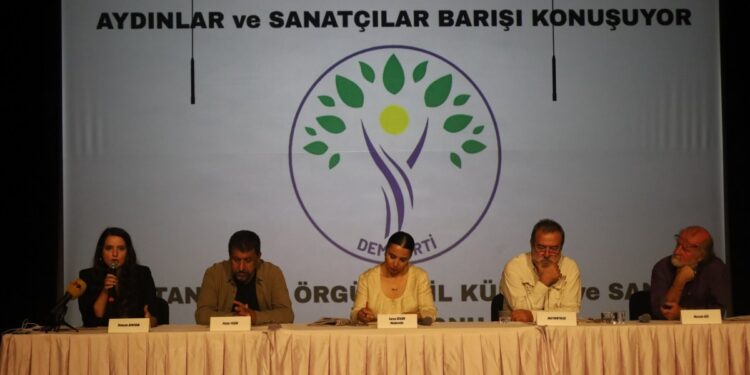 Aydın ve sanatçılar süreci tartıştı