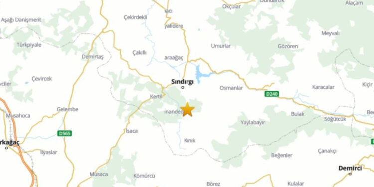 Balıkesir'de Gece Yarısı Korkutan Deprem! AFAD Büyüklüğünü Duyurdu