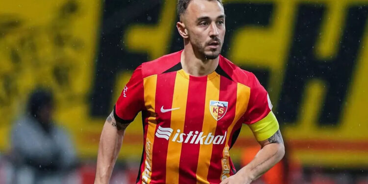 Beşiktaş'a Yeni Transfer! Sağ Kanada Dev Takviye