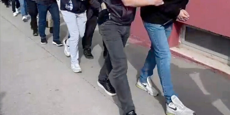 Borsa’da 'Manipülasyon' Operasyonu... 13 Kişi Tutuklandı