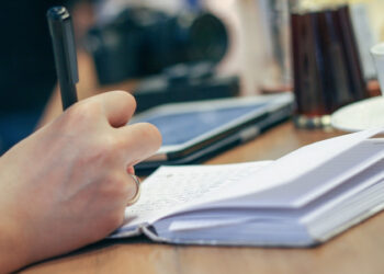 Bot ile alıp, para karşılığı satıyorlar!