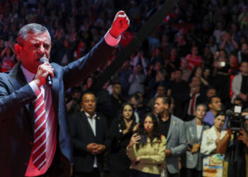 Bütün CHP’lileri İstanbul’daki baba ocağına davet ediyorum, Cumhuriyet'e saldıranlara karşı duracağız!