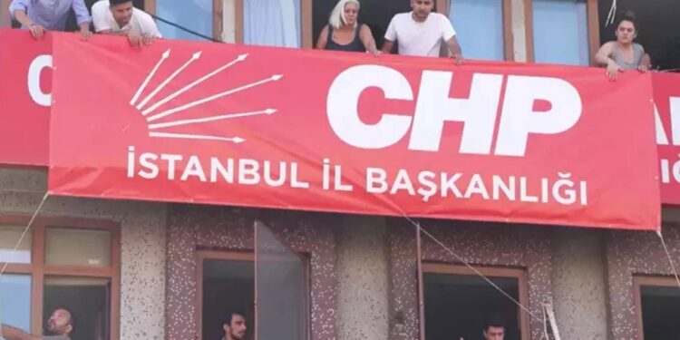 CHP İstanbul İl Başkanlığı yeni binasına taşındı