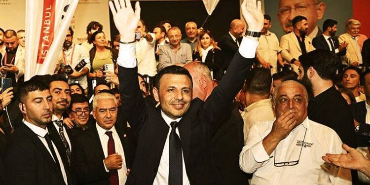 CHP İstanbul İl Kongresi'nde usulsüzlük yapıldığı iddiasıyla açılan davanın ilk duruşma tarihi belli oldu
