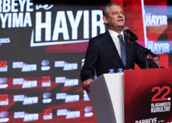 CHP Kurultayı 'Mutlak Butlan' Riskini Bitirdi mi? Özgür Özel'in Zaferi Ne Anlama Geliyor?