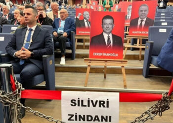 CHP Kurultayında Semboller Konuştu! İşte Dikkat Çeken Kareler