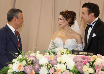 CHP'li Vekillerin Mutlu Günü: Özgür Özel Nikah Şahidi Oldu