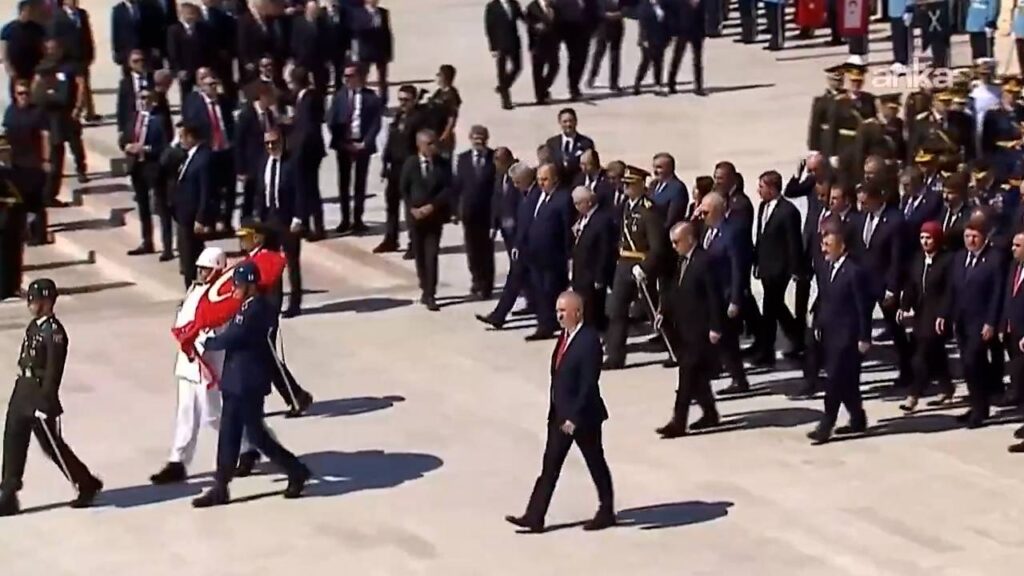 CNN Türk muhabiri Arda Erdoğan'dan "Başkomutan Erdoğan" açıklaması: Sehven kullandım, kasıt yoktur