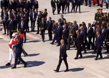 CNN Türk muhabiri Arda Erdoğan'dan "Başkomutan Erdoğan" açıklaması: Sehven kullandım, kasıt yoktur