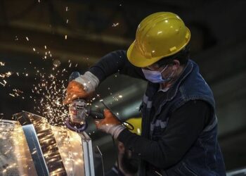 Çalışan kişi başına üretim ikinci çeyrekte yüzde 1,4 arttı