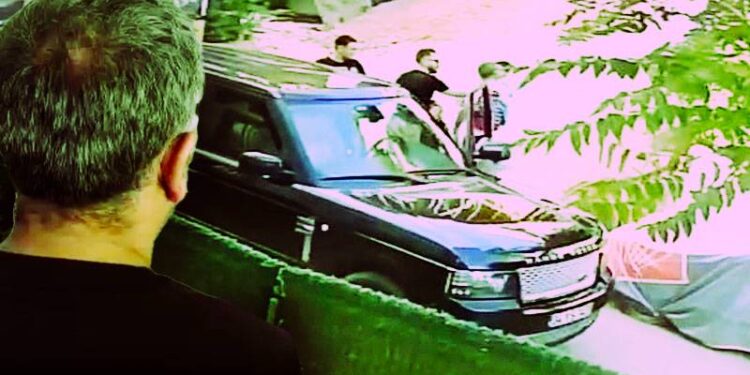 Çocukların yanında bana vurmasın diye özür diledim