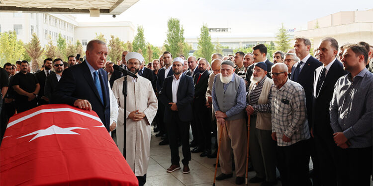 Cumhurbaşkanı Başdanışmanı Hamdi Kılıç son yolculuğuna uğurlandı