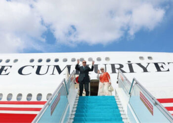 Cumhurbaşkanı Erdoğan, Katar'da! Arap Ligi Olağanüstü Zirvesi'ne Katılacak