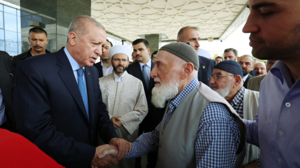 Cumhurbaşkanı Erdoğan, Kılıç’ı Son Yolculuğuna Uğurladı