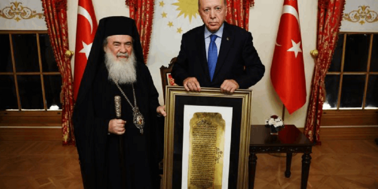 Cumhurbaşkanı Erdoğan, Kudüs Rum Ortodoks Patriği ile Görüştü