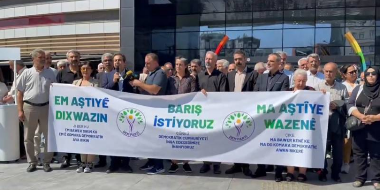 DEM Parti “Barış İstiyoruz” kampanyasını başlattı