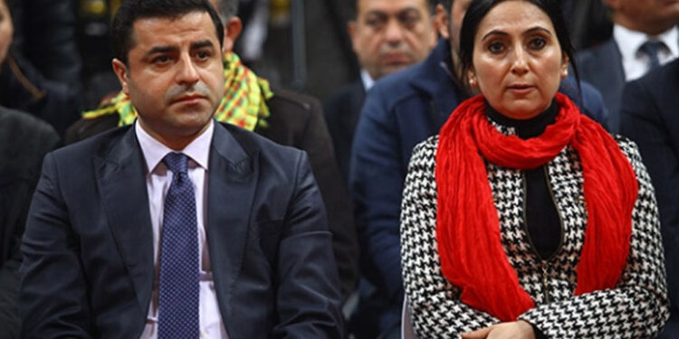 Demirtaş ve Yüksekdağ'ın beraat ettikleri "kamu malına zarar verme" suçlamasından yargılanmadığı iddia edildi