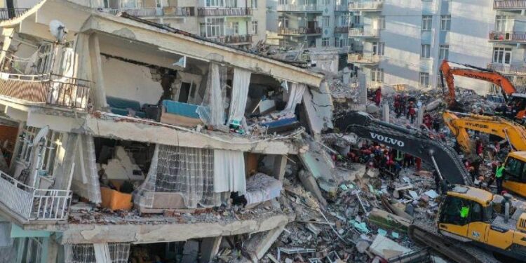 Deprem konutlarının yüzde 70'i tamamlandı, belirlediğimiz alanlarda 81 ilde sığınaklarımız yapılacak