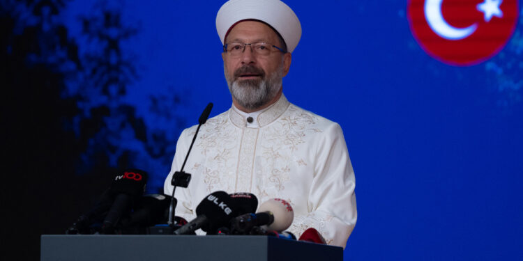 Erbaş'tan 'Kınayanın Kınamasına Aldırmadan' Veda