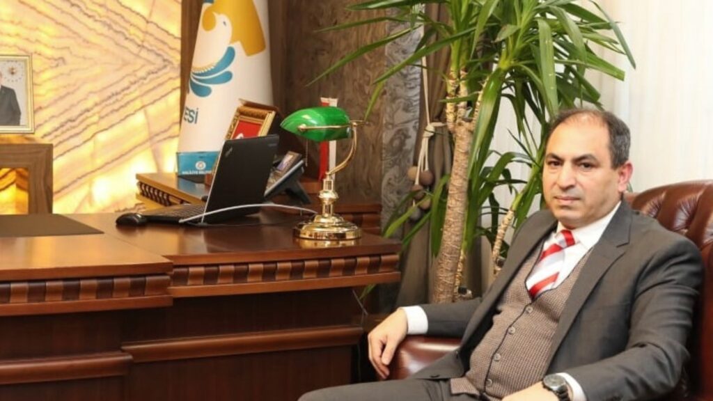 Eski Hatay Çevre, Şehircilik ve İklim Değişikliği İl Müdürü Nizamettin Ülker'e "görevi kötüye kullanma" suçundan dava