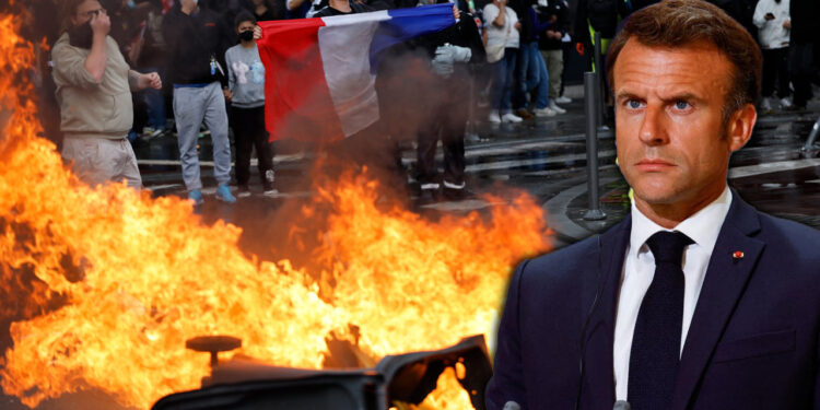Fransa, Sadece Halka 'Kemer Sıktıran' Macron'a Karşı Ayakta! İsyan Büyüyor