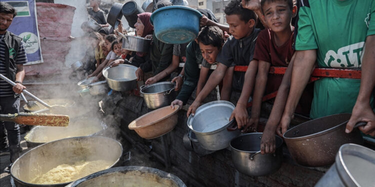 Gazze'de Açlık Ablukası! Son 24 Saatte 3 Kişi Öldü