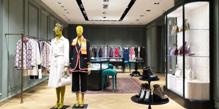 Gucci, Balenciaga ve Alexander McQueen... Lüks Moda Devine Büyük Şok! Milyonlarca Müşteri Diken Üstünde