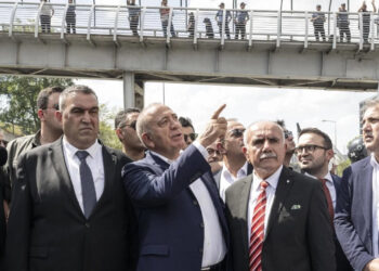 Gürsel Tekin’den Çarpıcı 'Utanma' Çıkışı! 'Artık Her Şey Çıkar ve Para İçin'