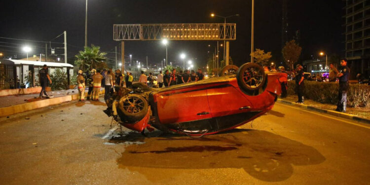 Hatay'da Feci Kaza! Otomobil Yayalara Çarpıp Devrildi, 3 Ölü