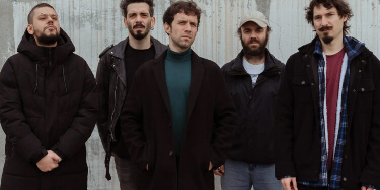 Hayranları Şokta! Rock Grubu Adamlar Dağıldı mı? Açıklama Geldi, Gitaristin O Hamlesi Soru İşaretleri Yarattı